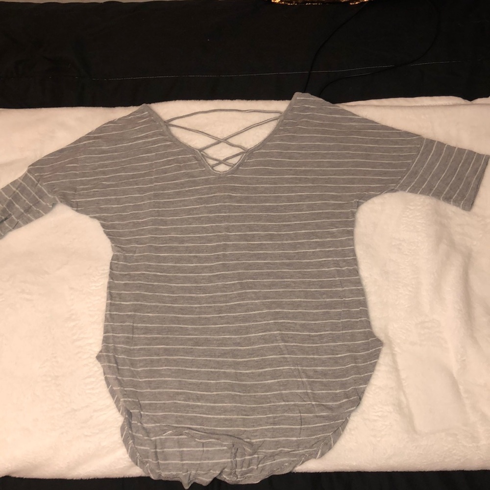 Grey tee